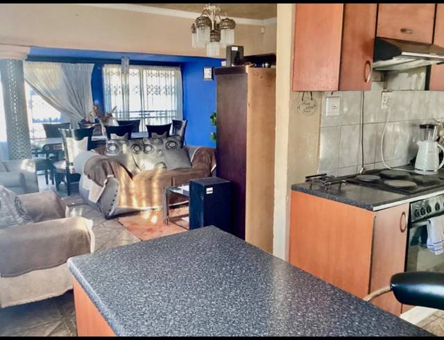 4 BEDROOM HOUSE FOR SALE IN VANDERBIJLPARK CW 2
